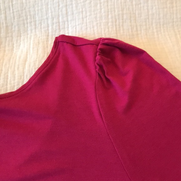 White House Black Market Fuchsia 3/4 Sleeve scoop-back neckline lightweight Top - Picture 11 of 12
